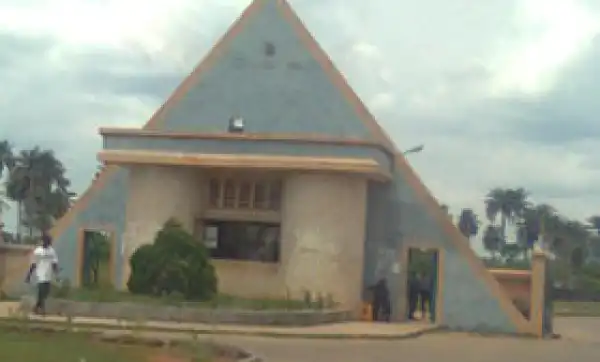 Student Sets Lecturer Up As Police Gets Him Pants Down In Hotel